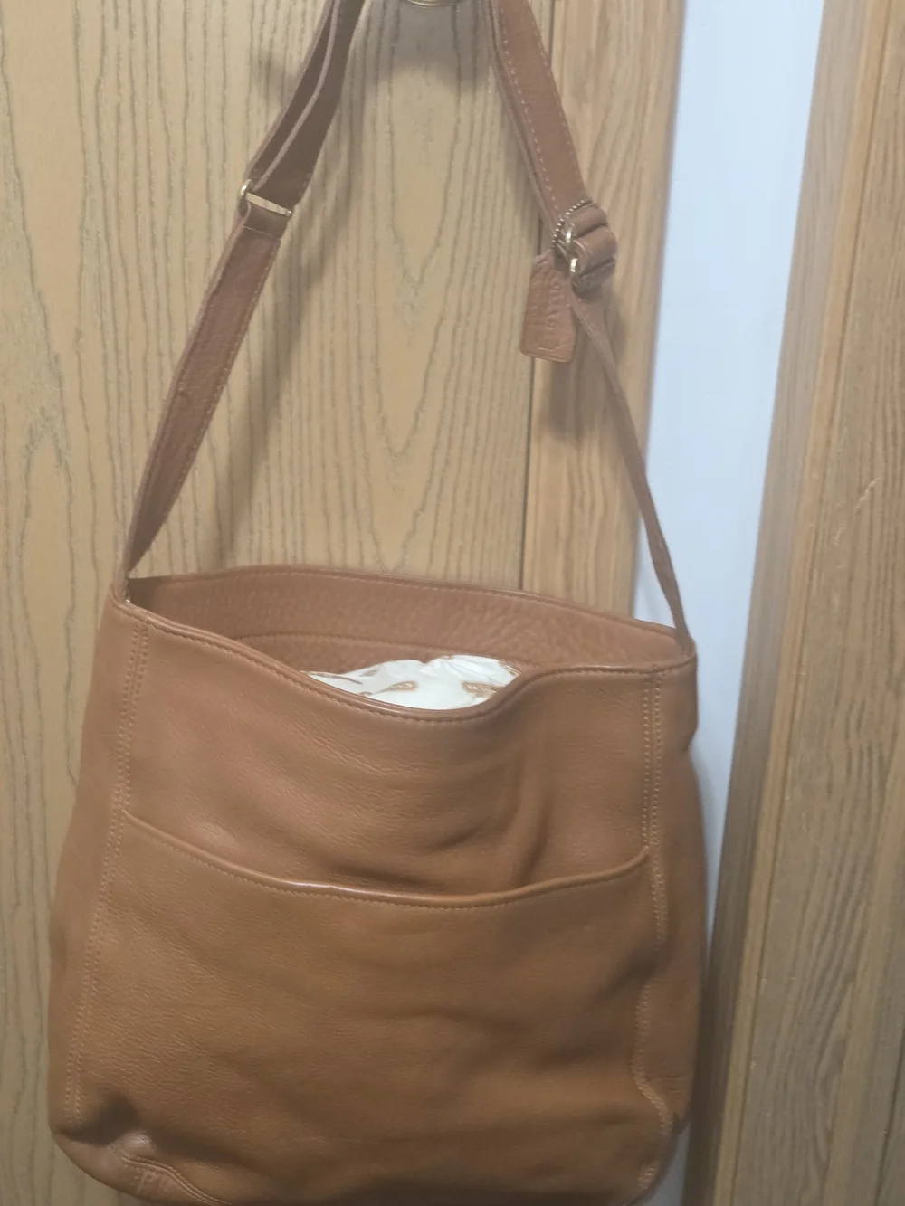 Vintage Coach Camel Leather Hobo with Front and Back Slip Pockets 4920